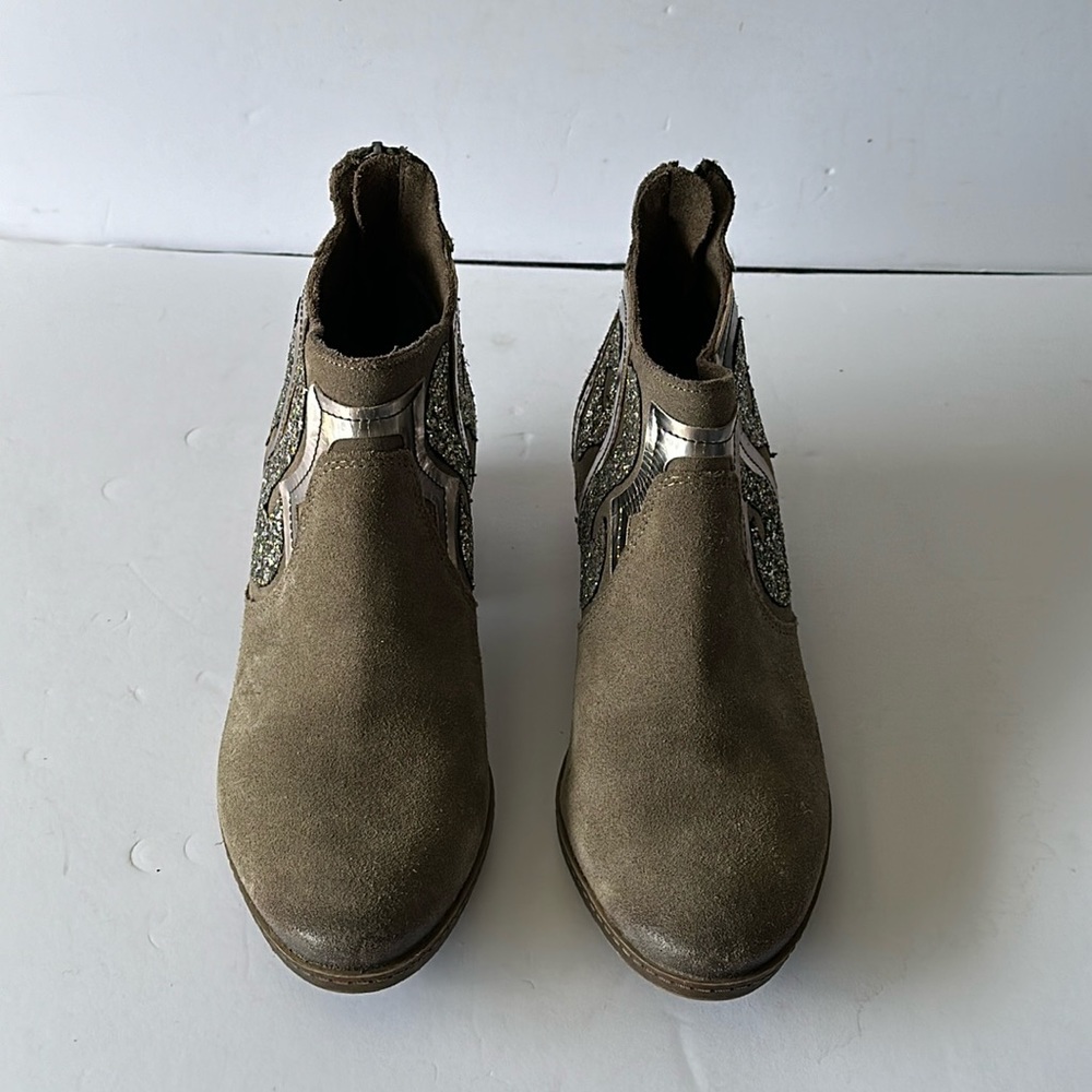 Naughty Monkey Girls Size 7/7.5 Narnia Ankle Booties Gaucho Heel Brown - 224842